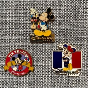 3 Disneyland Paris Pins (Disney Pin Trading / French Flag / Mickey Mouse)